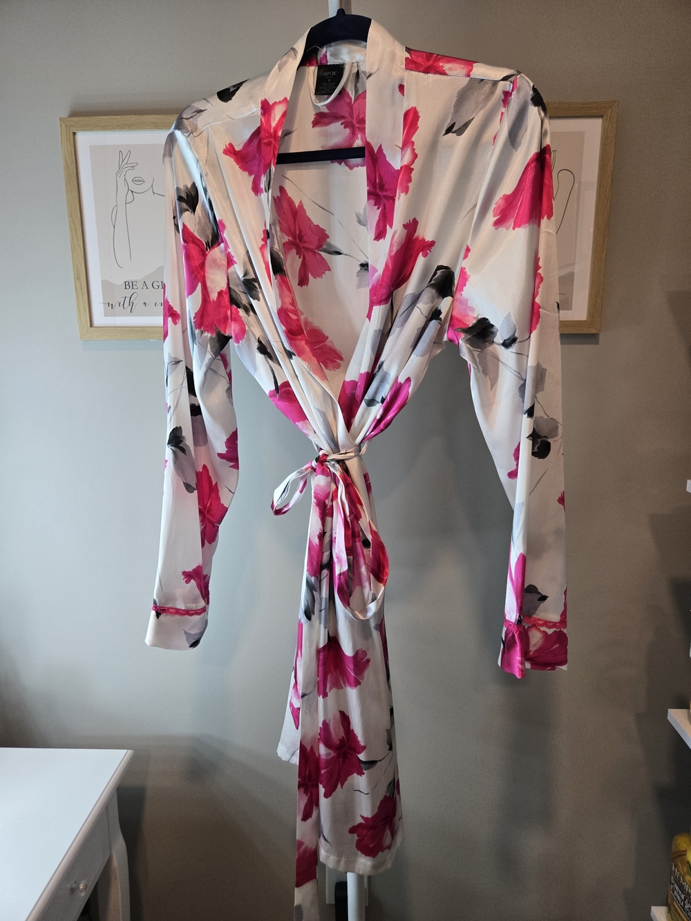Apt. 9 White Satin Robe with Hot Pink Floral Print